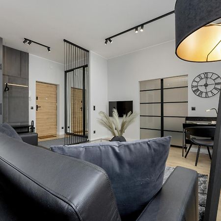 Exclusive Grey And Red Apartment In Warsaw Center By Noclegi Renters Exterior photo