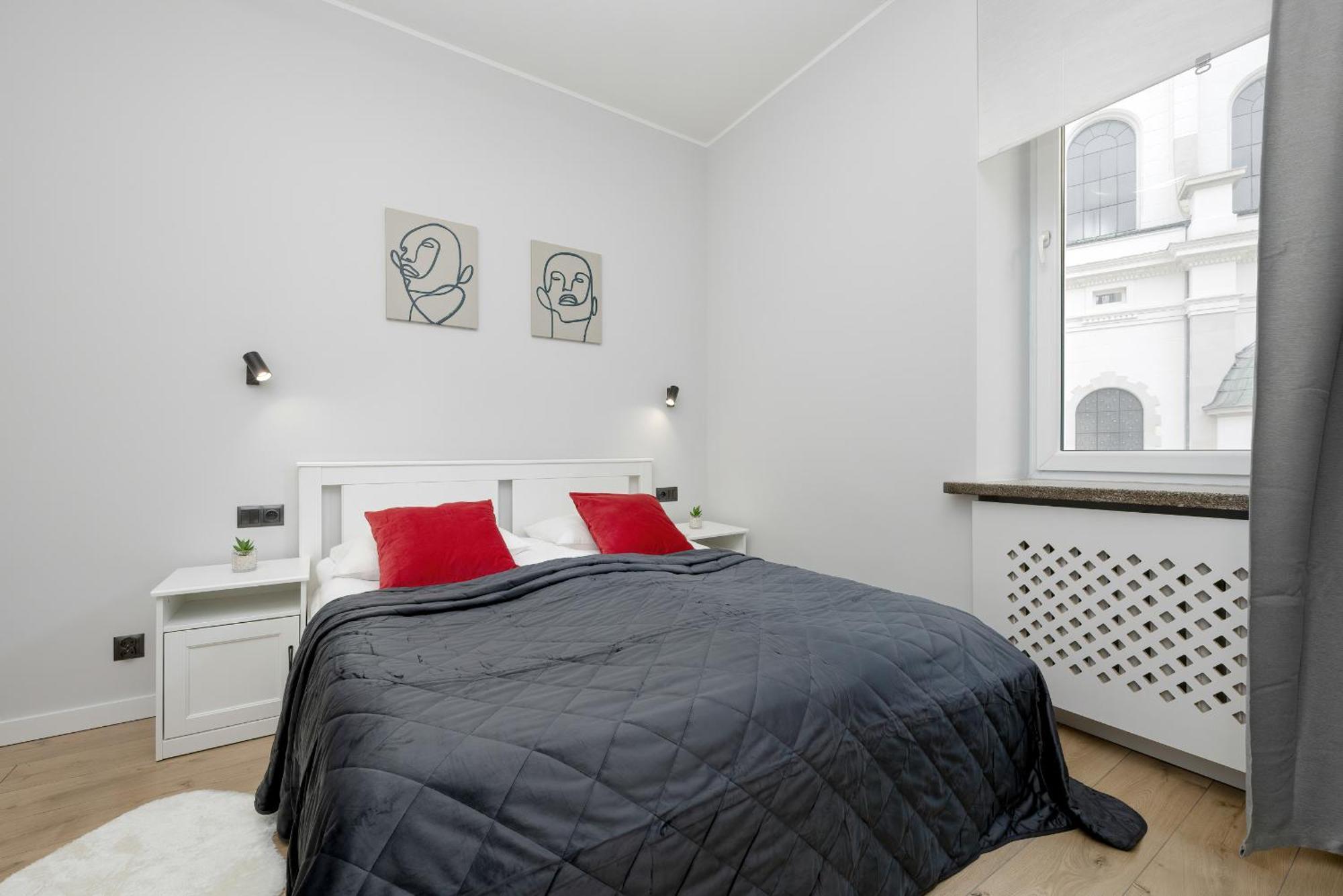 Exclusive Grey And Red Apartment In Warsaw Center By Noclegi Renters Exterior photo